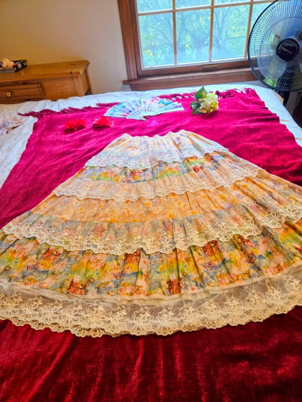 STUNNING MULTI FLOUNCED COTTON AND LACE MINI TEA PARTY..LACY MAXI SKIRT S-M